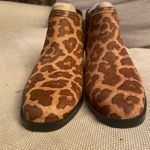 Sam Edelman Size 5 Cheetah ankle boots NIB.